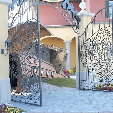 Gardaland Adventure 4* Castelnuovo del Garda