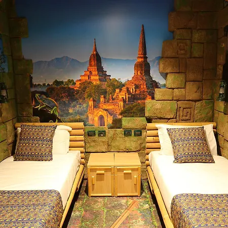 Gardaland Adventure Hotel 4*